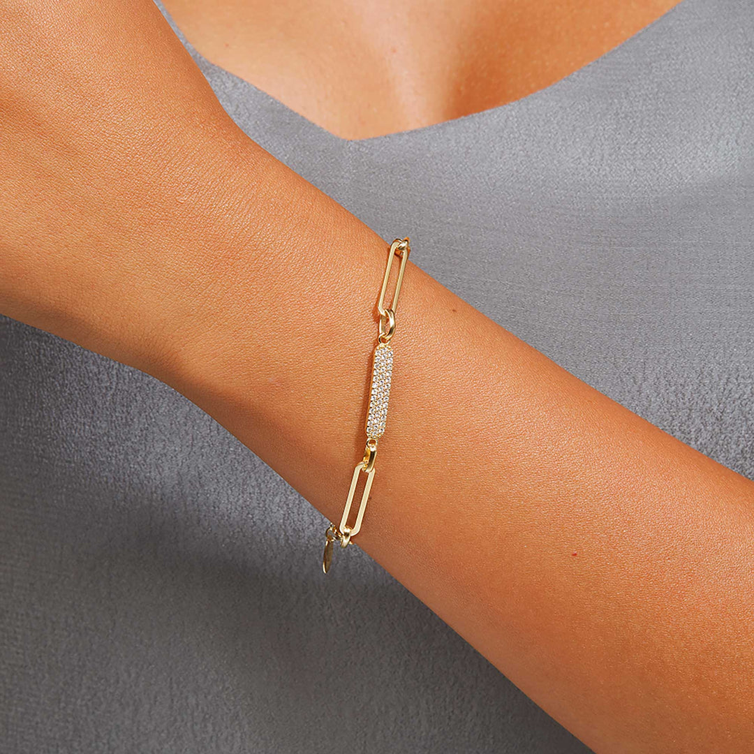 Jadira Paperclip Rolo Chain Bracelet with Pavé Diamond Plate
