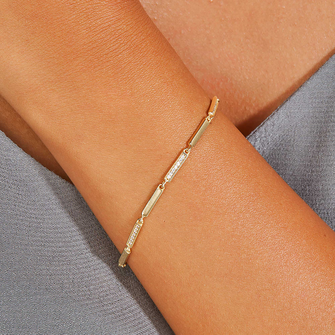 Oya Rolo Bar Chain Bracelet