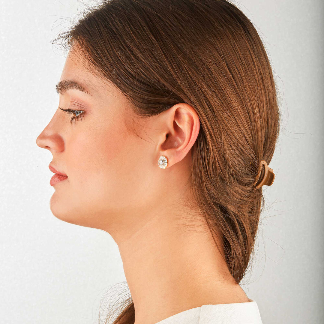 Farah Flower Style Stud