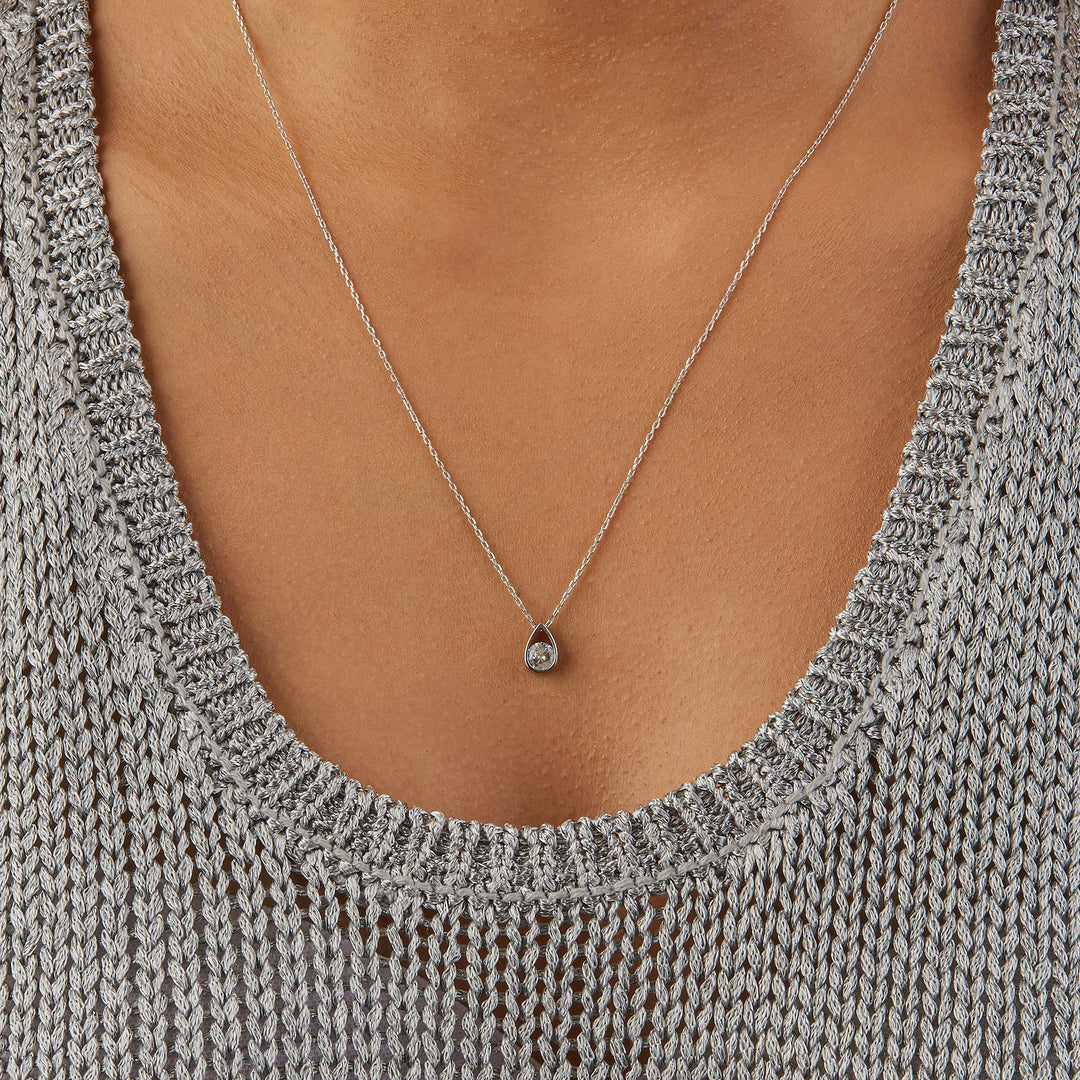 Paril Pear Shape Diamond Pendant Necklace