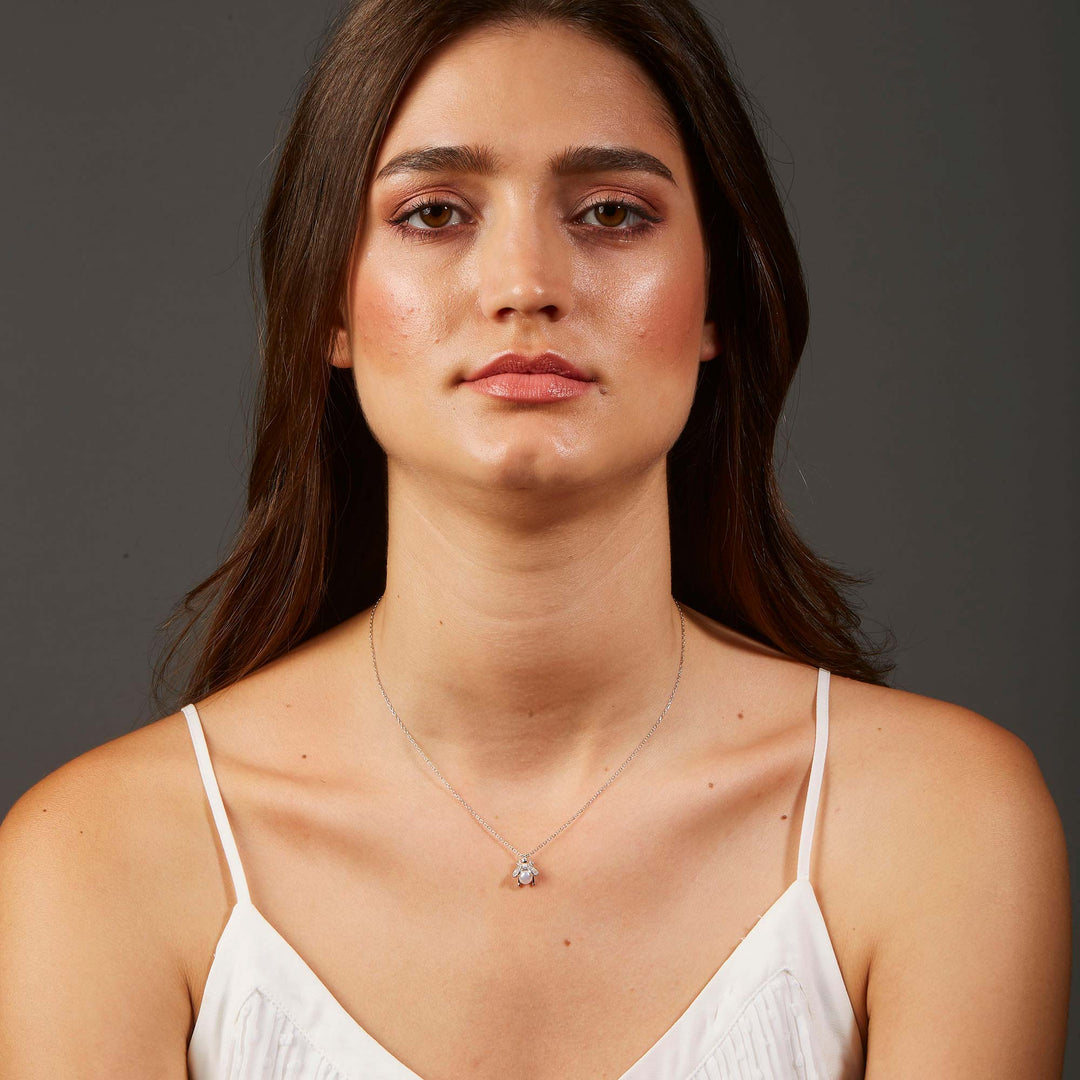 Colby Arı Kolye
