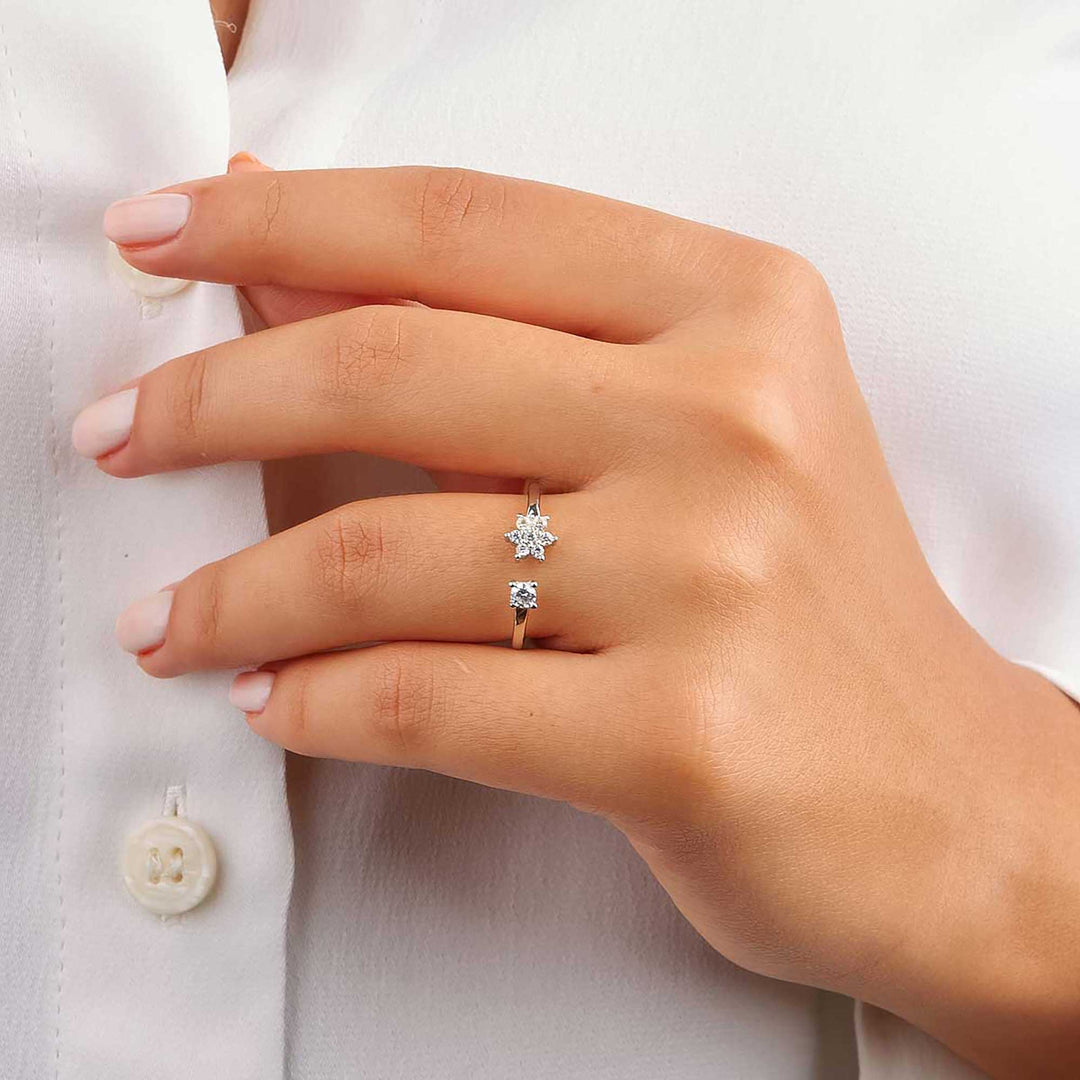 Nil Diamond Flower Open Ring