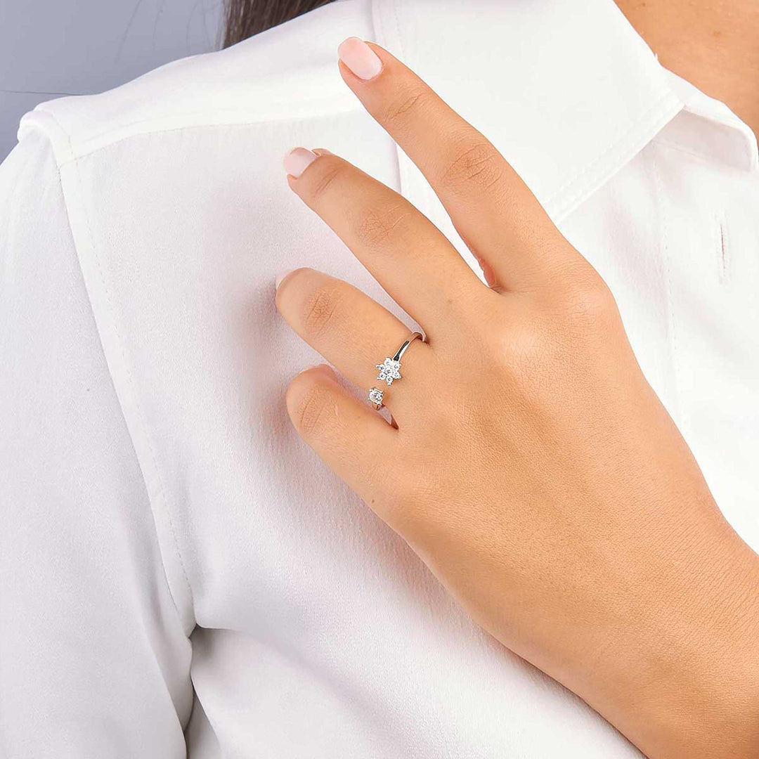 Nil Diamond Flower Open Ring