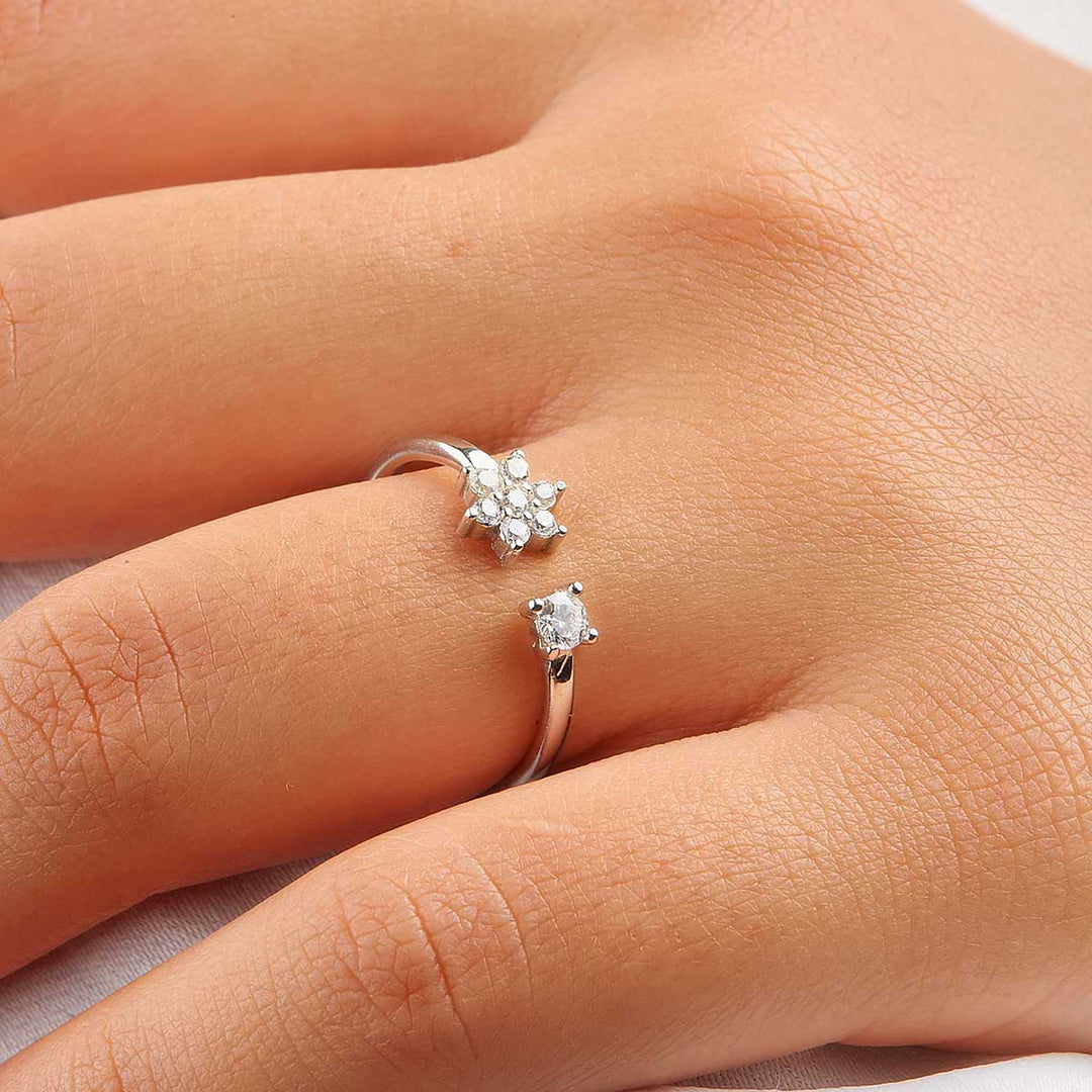 Nil Diamond Flower Open Ring