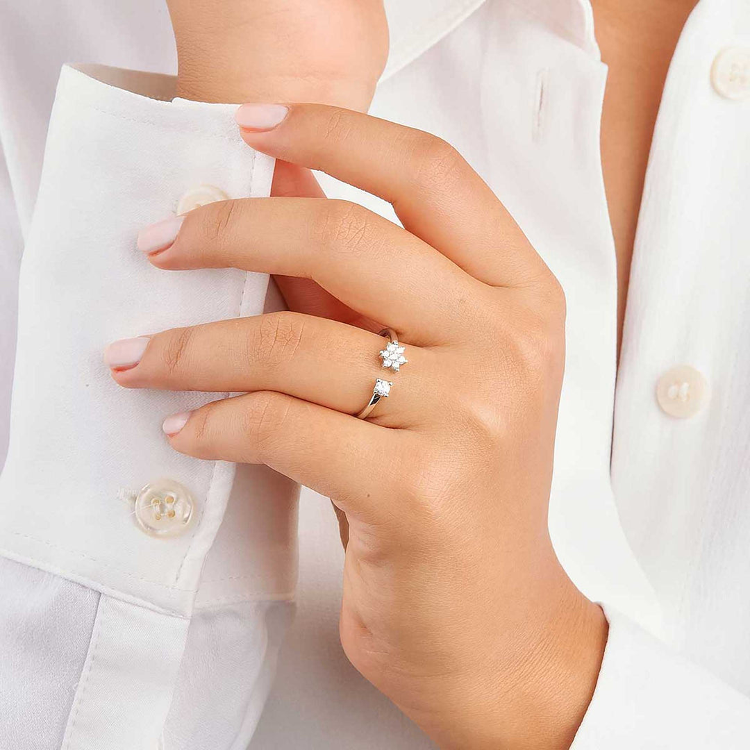 Nil Diamond Flower Open Ring