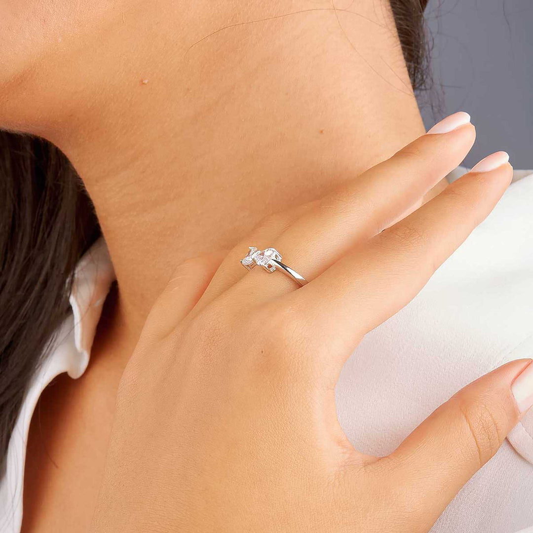 Hazan Ribbon Ring with Heart Shaped Stones