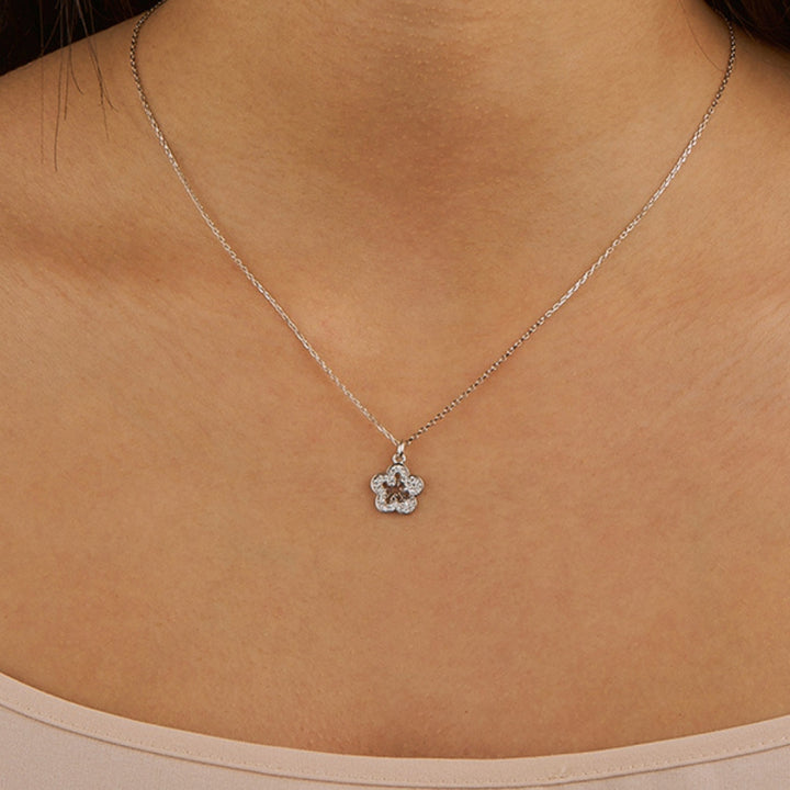 Bloomy Shine Pendant Necklace