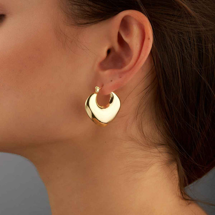 An Puffy Huggie Earrings