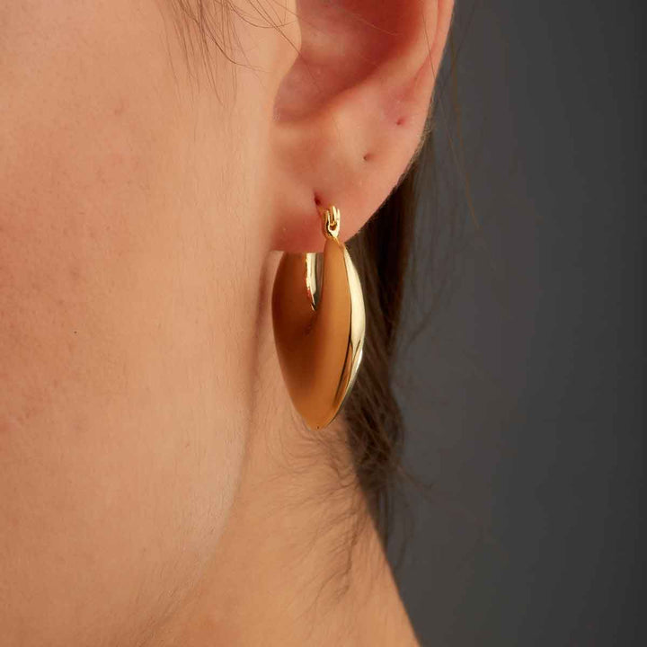 An Puffy Huggie Earrings