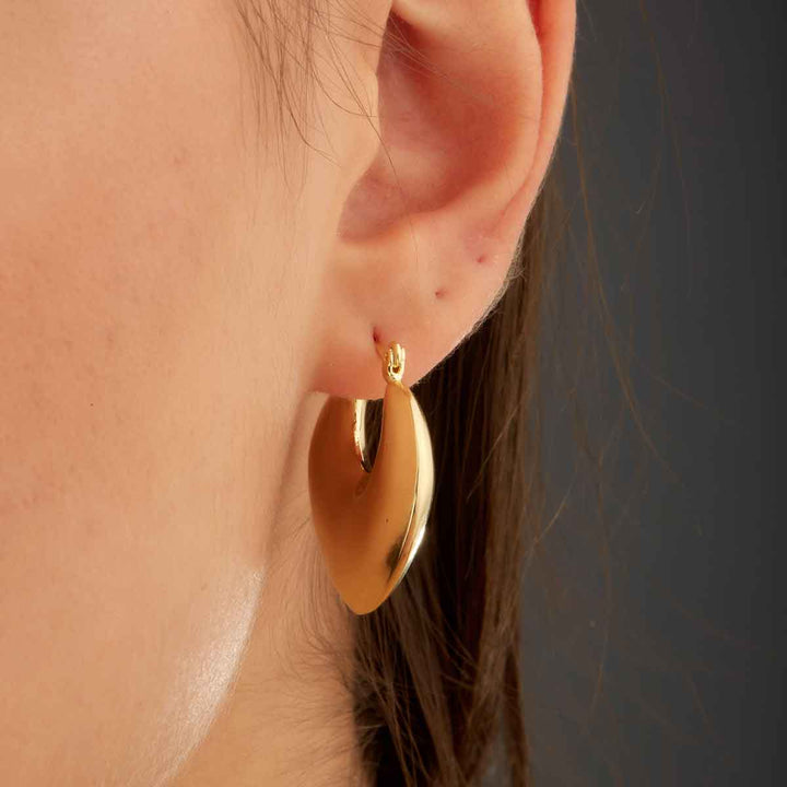 An Puffy Huggie Earrings
