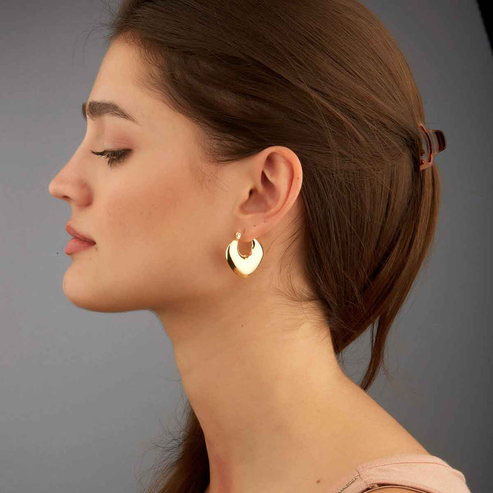 An Puffy Huggie Earrings