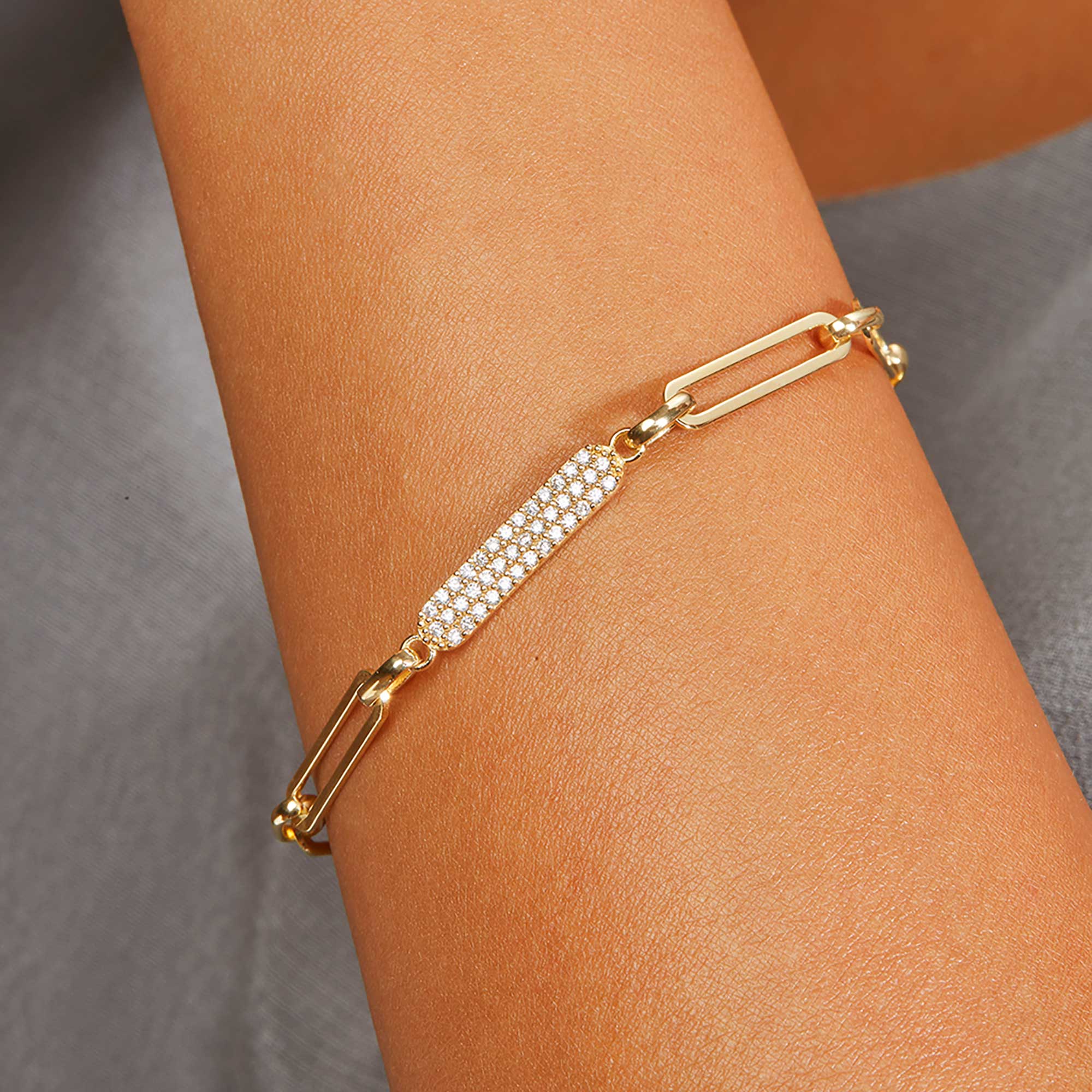 Jadira Paperclip Rolo Chain Bracelet with Pavé Diamond Plate