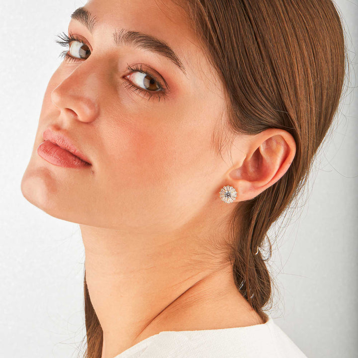 Farah Flower Style Stud