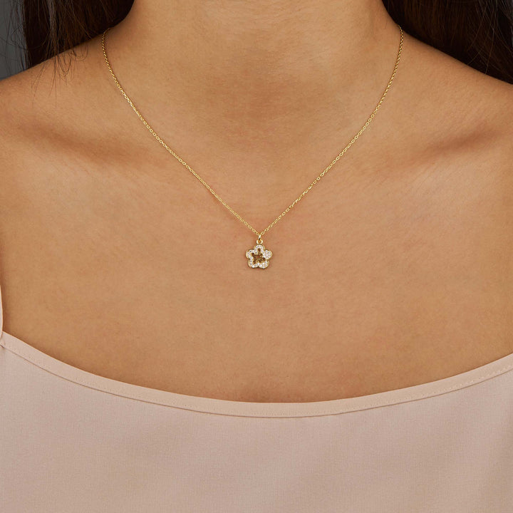 Bloomy Shine Pendant Necklace