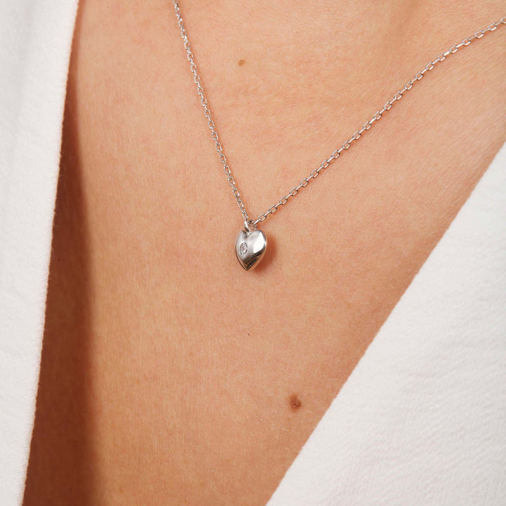Leen Mini Heart Pendant Necklace
