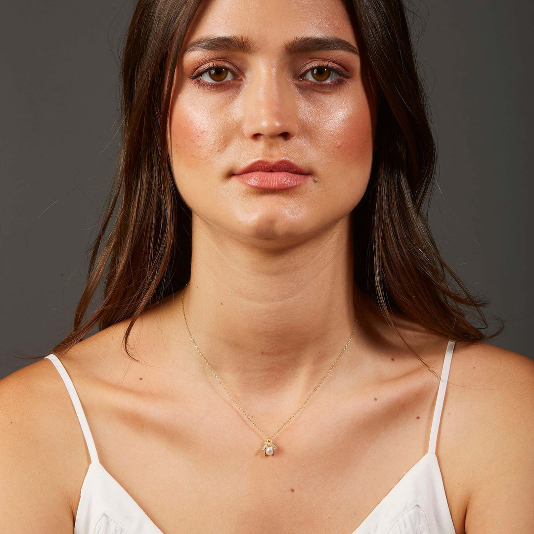 Colby Arı Kolye