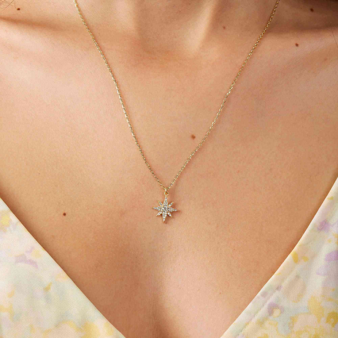 Carmen Kuzey Yıldızı Kolye