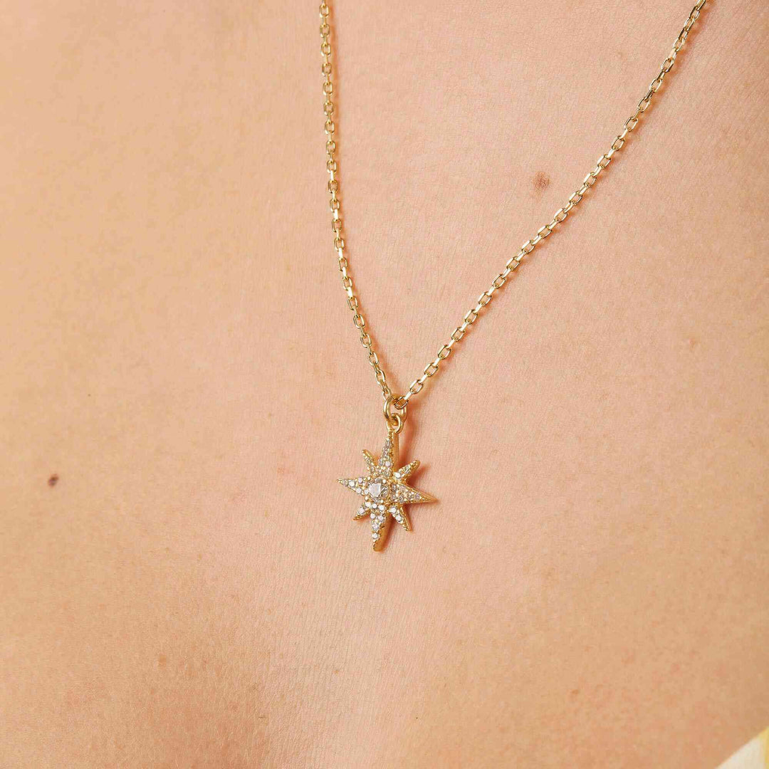 Carmen Kuzey Yıldızı Kolye